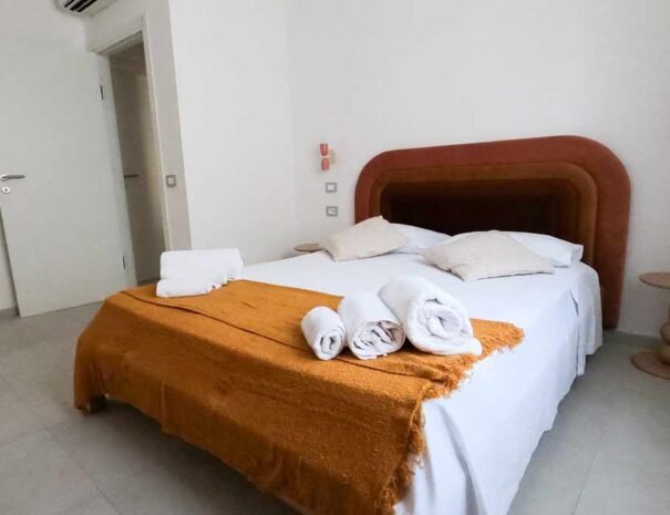 Dettaglio della camera matrimoniale dell’appartamento A Domus
